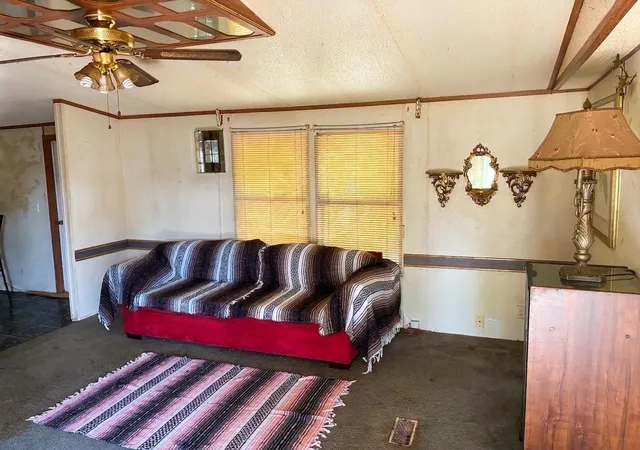 Photo 4 of Single family home for sale at 1304 S Beaton St, Corsicana, TX 75110 | MLS# 44769543 | Listing updated on 2026-09-14