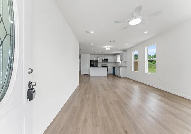 Photo 4 of Single family home for sale at 37 County Rd 5102l, Cleveland, TX 77327 | MLS# 73481516 | Listing updated on 2026-09-14