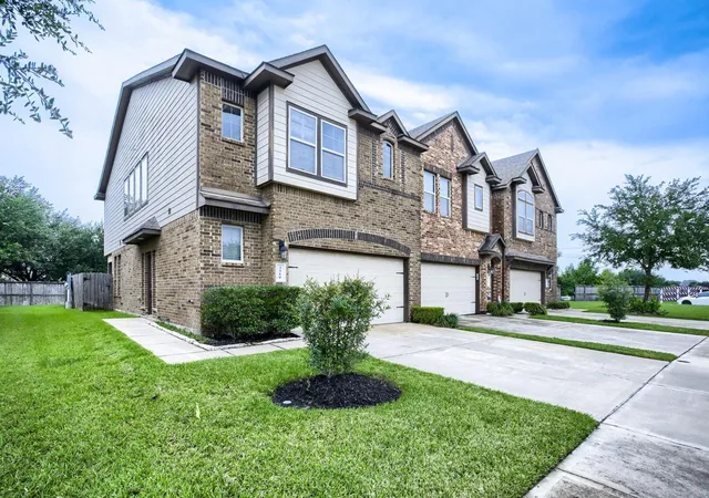 1st image of 3310 Rainflower Springs Ln, Rosenberg, TX 77471 | MLS# 77241279