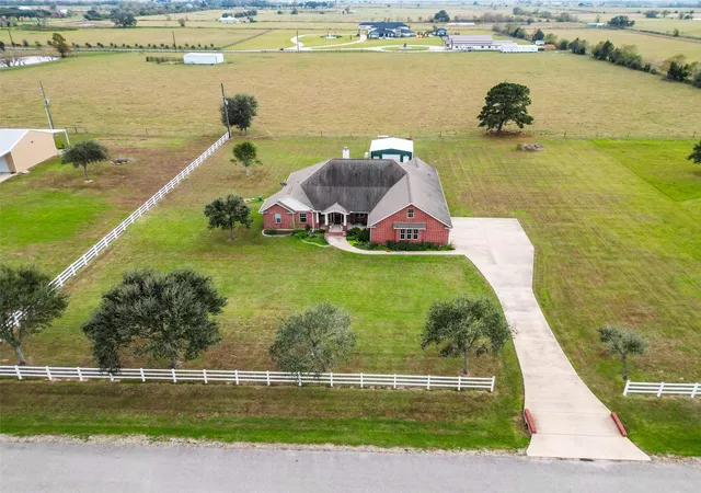 2nd image of 32027 Meadow View Ln, Waller, TX 77484 | MLS# 38679237