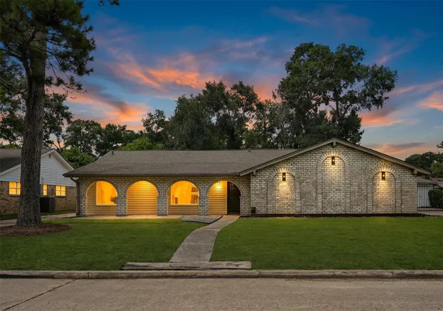 50th image of 11306 Valley Spring Dr, Houston, TX 77043 | MLS# 33795758