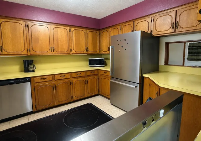 Photo 3 of Sale Pending at 210 Holly Lake W, Livingston, TX 77351 | MLS# 74396148 | Listing updated on 2026-10-09