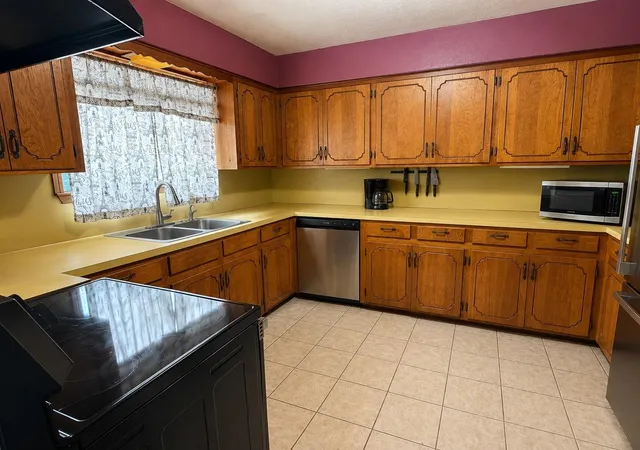 Photo 4 of Sale Pending at 210 Holly Lake W, Livingston, TX 77351 | MLS# 74396148 | Listing updated on 2026-10-09