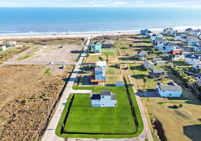 4th image of 3913 11 Mile Rd, Galveston, TX 77554 | MLS# 73028093