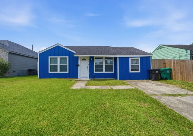1st image of 5330 Pershing St, Houston, TX 77033 | MLS# 66218618
