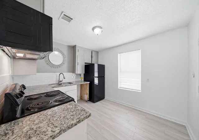 5th image of 5330 Pershing St, Houston, TX 77033 | MLS# 66218618