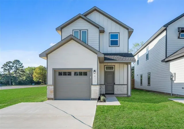 1st image of 412 W Marlin Street, Willis, TX 77378 | MLS# 25487252