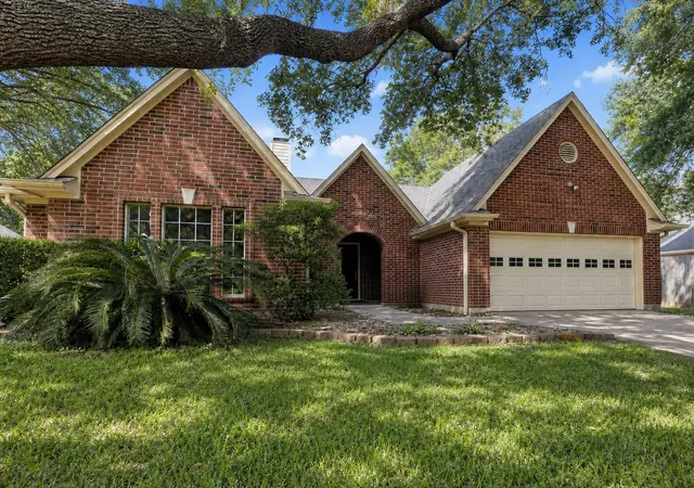 1st image of 1105 E Adoue St, Alvin, TX 77511 | MLS# 16946581