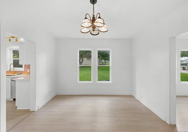 5th image of 709 Burleson St, Brenham, TX 77833 | MLS# 72337186