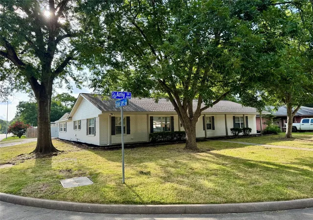 Photo 2 of Single family home for sale at 1907 Amy Dr, Baytown, TX 77520 | MLS# 41917826 | Listing updated on 2026-09-16