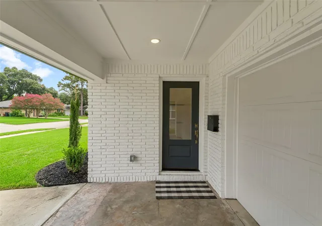 Photo 3 of Single family home for sale at 5439 Kinglet St, Houston, TX 77096 | MLS# 66207426 | Listing updated on 2026-09-19