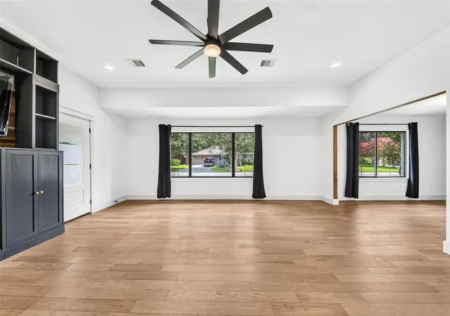 Photo 3 of Single family home for sale at 5439 Kinglet St, Houston, TX 77096 | MLS# 66207426 | Listing updated on 2026-10-10