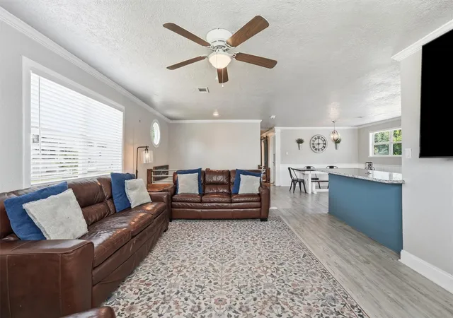 5th image of 625 Shadylawn St, La Porte, TX 77571 | MLS# 16056669