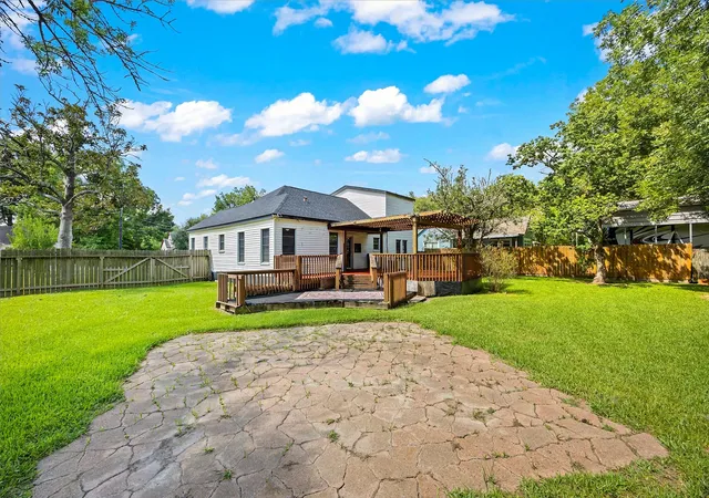22nd image of 209 South St, Baytown, TX 77520 | MLS# 74143835