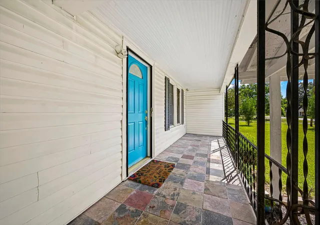 Photo 4 of Single family home for sale at 209 South St, Baytown, TX 77520 | MLS# 74143835 | Listing updated on 2026-10-06