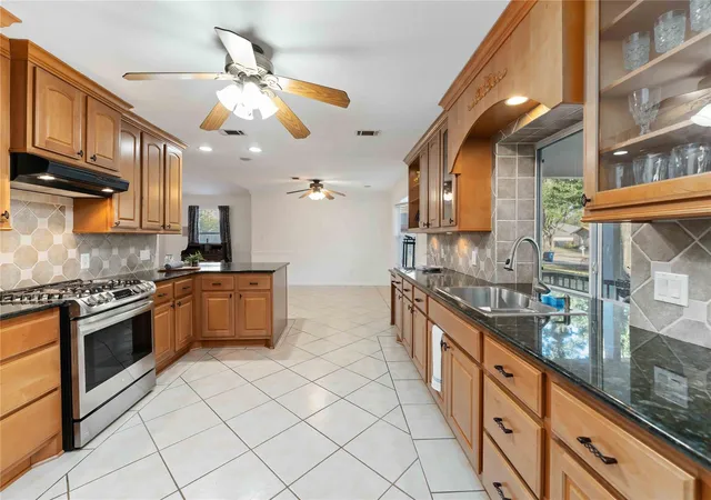 27th image of 606 Packer Ct, Webster, TX 77598 | MLS# 36320036