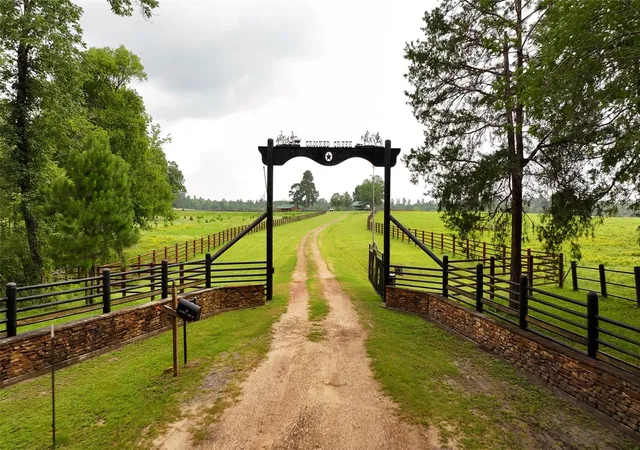 2nd image of 44 Bucking Bull Rd, New Waverly, TX 77358 | MLS# 2942478