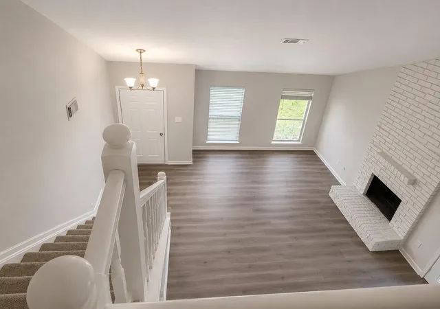 2nd image of 325 Old Course Dr, Friendswood, TX 77546 | MLS# 41456435