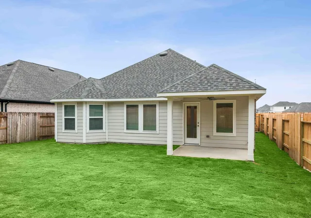 Photo 4 of Single family home for sale at 946 Garden Path Dr, Willis, TX 77378 | MLS# 64935222 | Listing updated on 2026-09-15