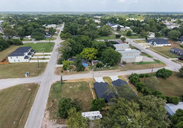 19th image of 313 N Woodson Street, Willis, TX 77378 | MLS# 77488125