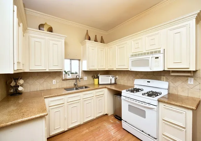 5th image of 4104 Walker St, Houston, TX 77023 | MLS# 13837635