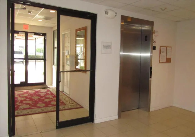 2nd image of 6611 W Sam Houston Pkwy S #1E, Houston, TX 77072 | MLS# 81320848