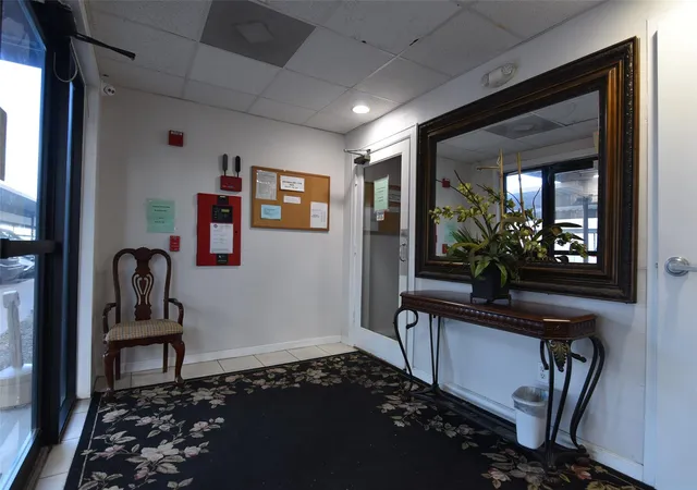 3rd image of 6611 W Sam Houston Pkwy S #1E, Houston, TX 77072 | MLS# 81320848
