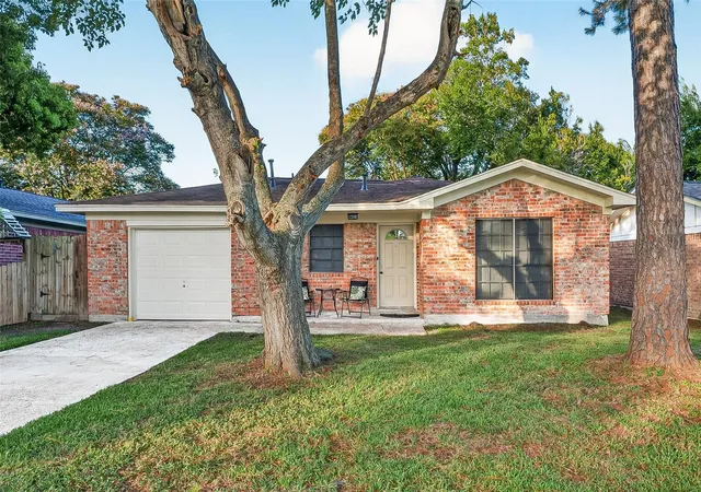 1st image of 313 S Carroll St, La Porte, TX 77571 | MLS# 87374474