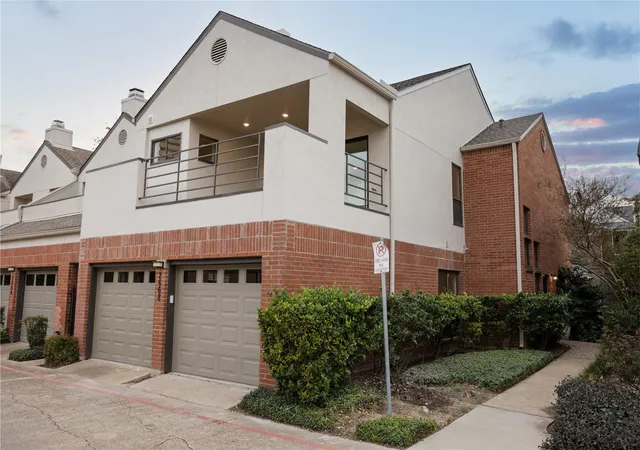3rd image of 2668 Bering Dr #2668, Houston, TX 77057 | MLS# 43866559