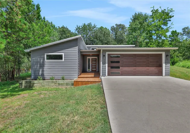 Photo 1 of Sale Pending at 70 N Royale Greens Dr, Coldspring, TX 77331 | MLS# 34069382 | Listing updated on 2026-09-11