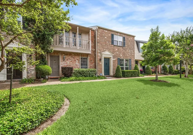 2nd image of 5827 Valley Forge Dr #83, Houston, TX 77057 | MLS# 52398657