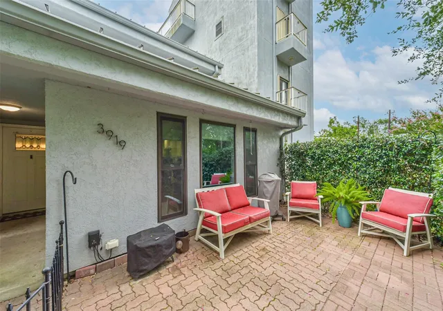 Photo 4 of Sale Pending at 3919 Sunrise Dr, La Porte, TX 77571 | MLS# 21529891 | Listing updated on 2026-09-09