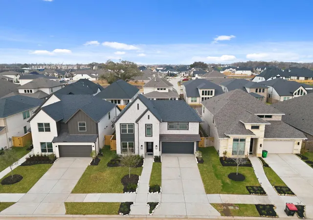 Photo 1 of Single family home for sale at 10923 Spring Wind Dr, Missouri City, TX 77459 | MLS# 83419692 | Listing updated on 2026-08-16