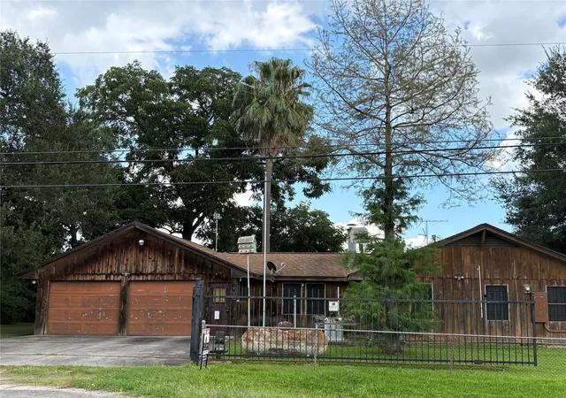 Photo 3 of Sale Pending at 14601 Bonham St, Houston, TX 77015 | MLS# 16033774 | Listing updated on 2026-09-16