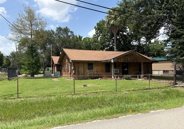 Photo 3 of Sale Pending at 14601 Bonham St, Houston, TX 77015 | MLS# 16033774 | Listing updated on 2026-09-16