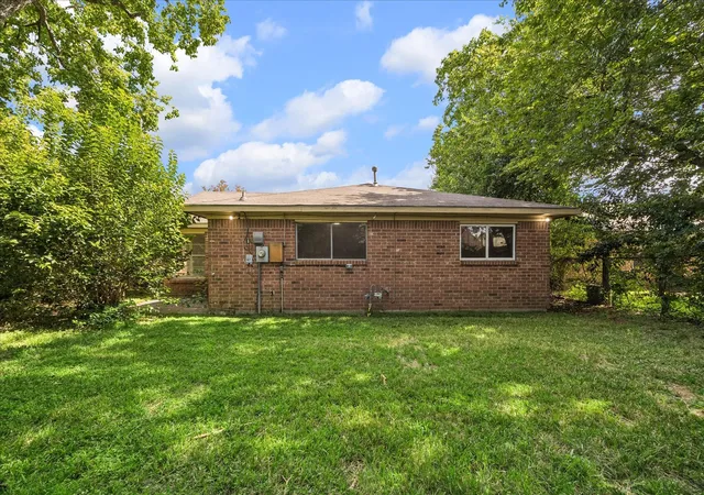 10th image of 1302 Gamma St, Pasadena, TX 77504 | MLS# 18104374
