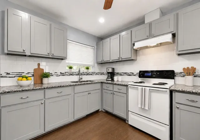 Photo 3 of Multi family home for sale at 5209 Plum Dr, Houston, TX 77087 | MLS# 27070561 | Listing updated on 2026-09-08