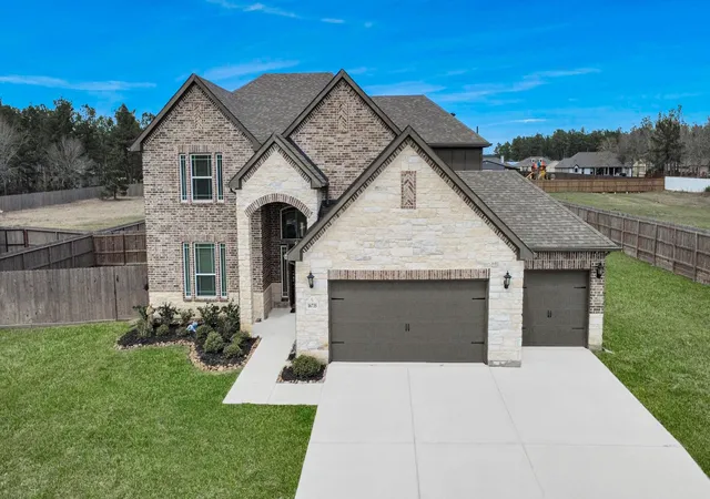 Photo 3 of Single family home for sale at 16735 Rockwall St, Conroe, TX 77303 | MLS# 98571548 | Listing updated on 2026-08-12