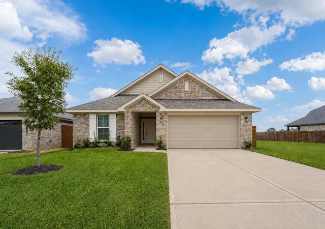 1st image of 13905 Seneca Lake Dr, La Marque, TX 77568 | MLS# 10997087