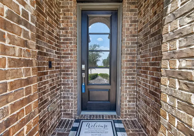 Photo 3 of Single family home for sale at 6722 Chicoma St, Spring, TX 77379 | MLS# 59652737 | Listing updated on 2026-08-30