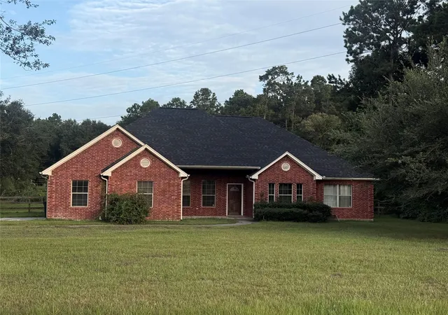 Photo 1 of Single family home for sale at 16104 Mcqueen Rd, Conroe, TX 77302 | MLS# 21022527 | Listing updated on 2026-09-17