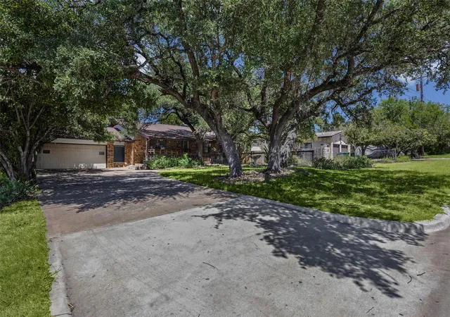 Photo 2 of Sale Pending at 20604 Dawn Dr, Lago Vista, TX 78645 | MLS# 65905337 | Listing updated on 2026-09-05
