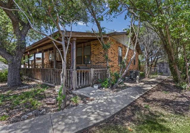 Photo 3 of Sale Pending at 20604 Dawn Dr, Lago Vista, TX 78645 | MLS# 65905337 | Listing updated on 2026-09-05