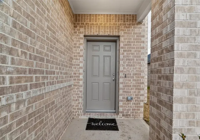 4th image of 2110 Spring Hollow Dr, Baytown, TX 77521 | MLS# 15033404