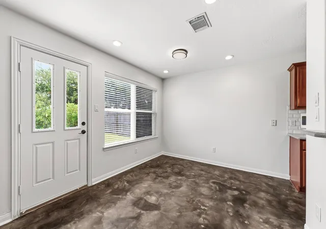 Photo 3 of Sale Pending at 2609 Los Alamos Cir, Deer Park, TX 77536 | MLS# 73207720 | Listing updated on 2026-09-25