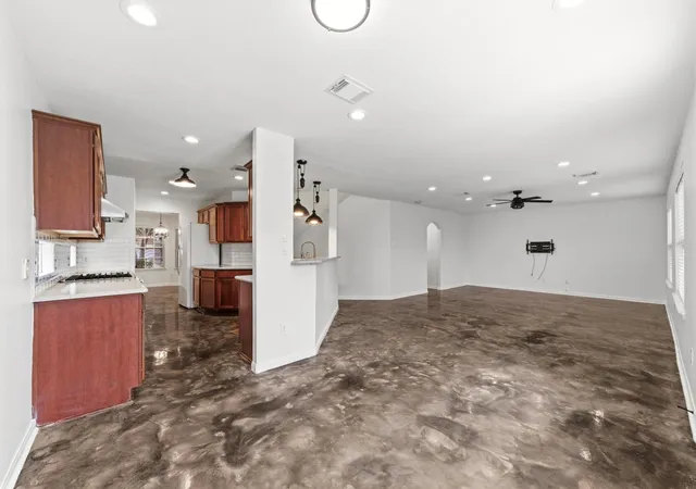 Photo 4 of Sale Pending at 2609 Los Alamos Cir, Deer Park, TX 77536 | MLS# 73207720 | Listing updated on 2026-09-25