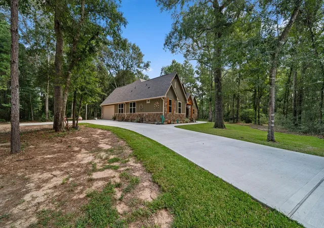 2nd image of 8233 Quarter Horse Ln, Waller, TX 77484 | MLS# 61788353