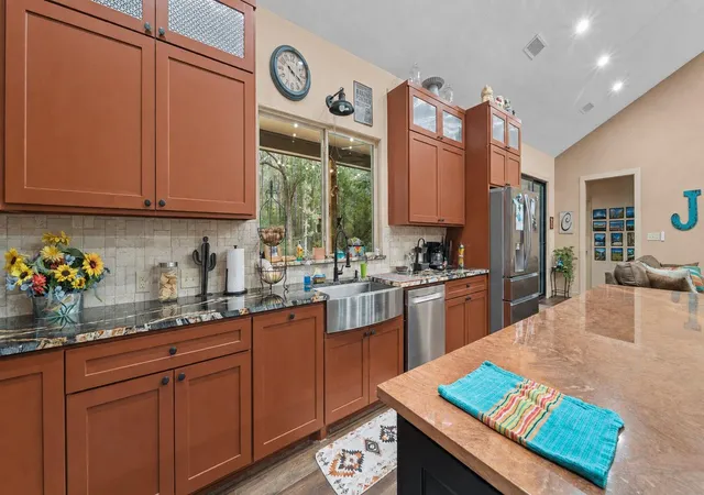 5th image of 8233 Quarter Horse Ln, Waller, TX 77484 | MLS# 61788353