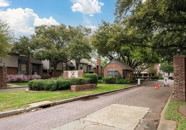 1st image of 7447 Cambridge #8, Houston, TX 77054 | MLS# 38786486