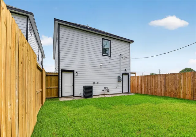 31st image of 3434 Sunbeam St #A, Houston, TX 77051 | MLS# 5303960